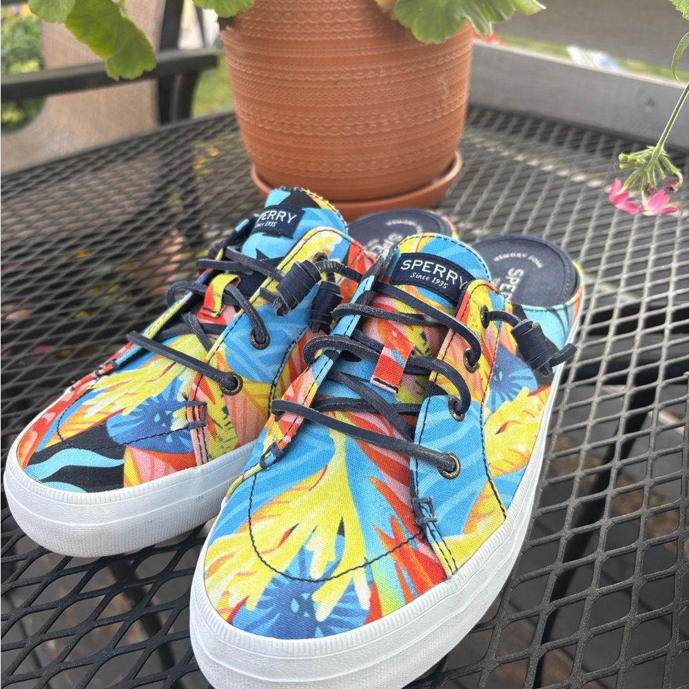 Sperry Woman’s Vibrant Tropical mules